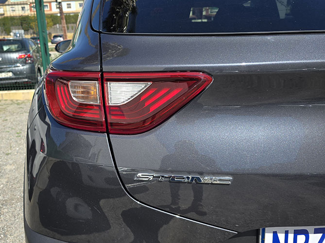 KIA Stonic 1.6 CRDi VGT Tech 15