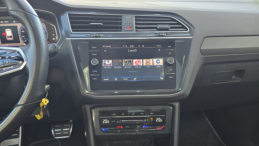 VOLKSWAGEN Tiguan RLine 2.0 TDI DSG25