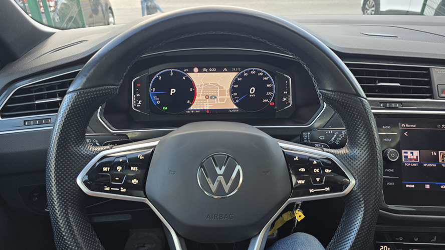 VOLKSWAGEN Tiguan RLine 2.0 TDI DSG39